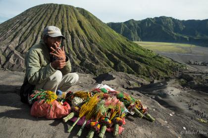 Marchand d'offrandes - Bromo, Java, Indonésie