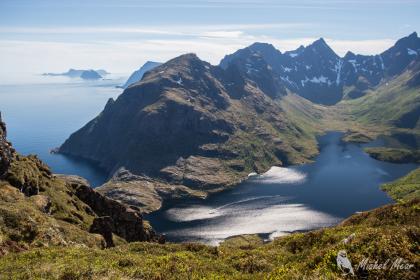 Vue du sommet de Tindstinden au dessus du village de A.